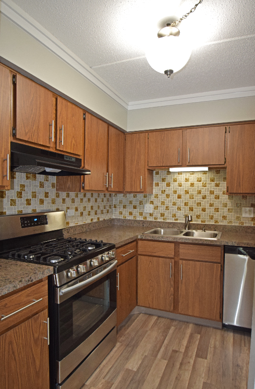 15 E Maple St