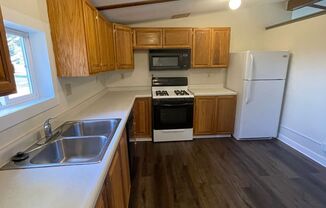 3 beds, 2 baths, $1,500