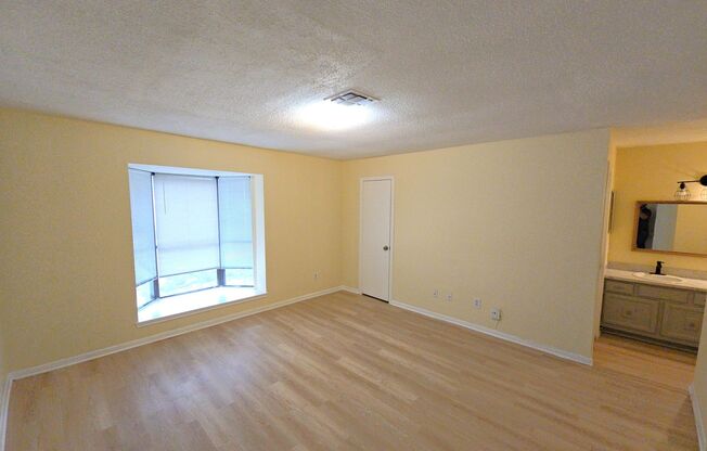 2019 Place Rebecca Lane Unit G5 **$300 OFF THE SECOND MONTH'S RENT MOVE-IN SPECIAL!**