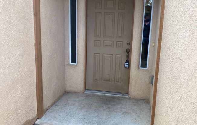 3 beds, 2 baths, $1,650