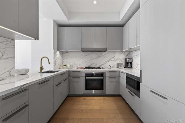 2 beds, 2 baths, 1,268 sqft, $11,500