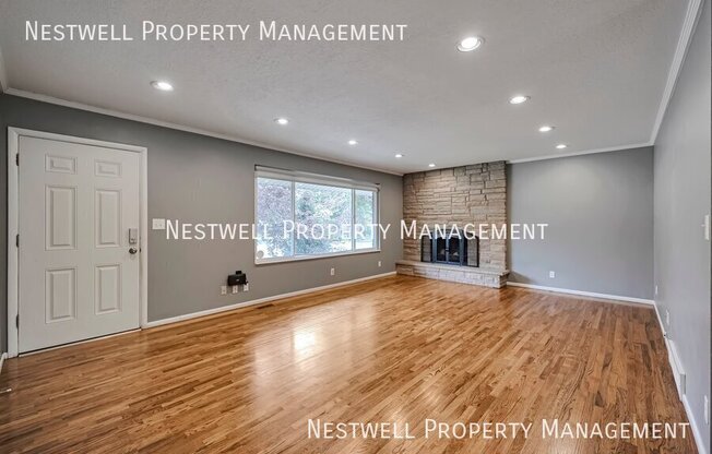 1335 E Maplewood Dr.
