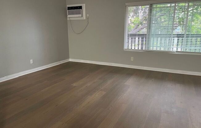 2 beds, 2 baths, 880 sqft, $2,795, Unit G-11