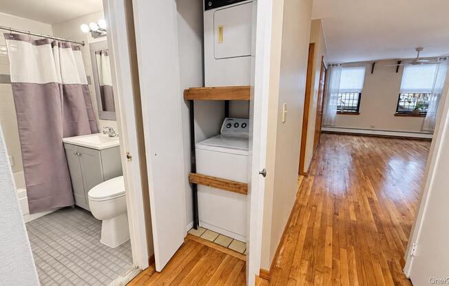 2 beds, 1 bath, 779 sqft, $4,800, Unit 1