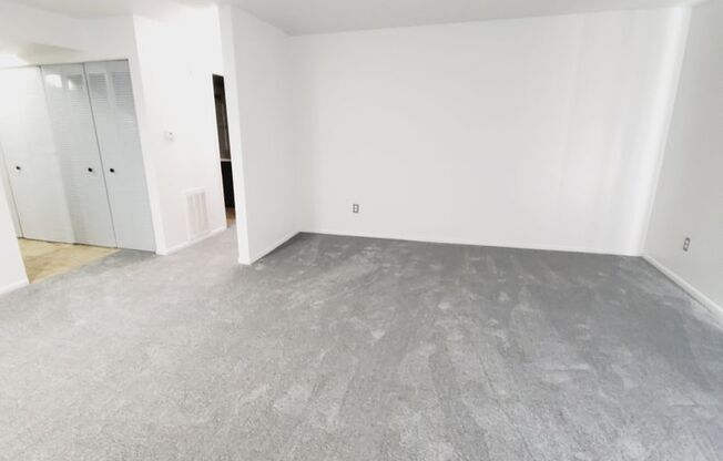 2 beds, 2 baths, 974 sqft, $1,100, Unit 3613-2B