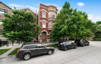 Spacious and Modern Wicker Park Duplex