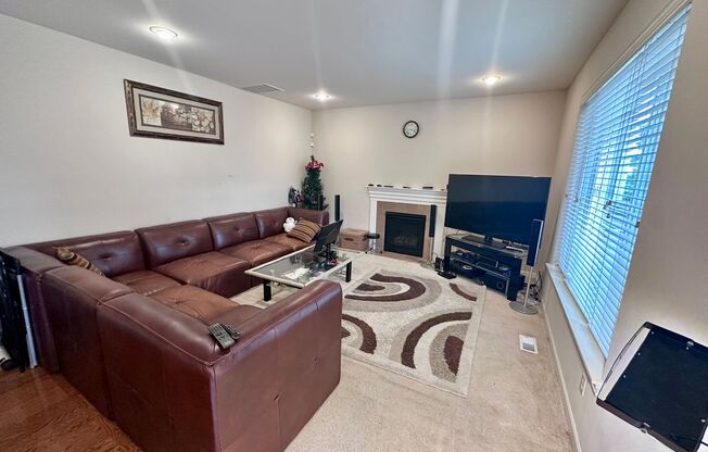 Spacious 5 bedroom home in Renton Highlands