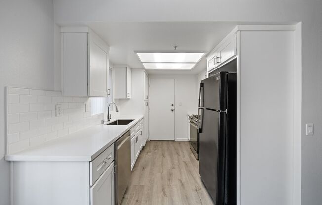 615 N. Juanita Ave