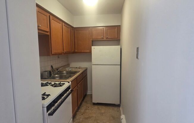 1 bed, 1 bath, $1,700, Unit 593
