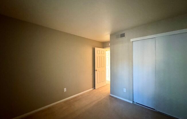 2 beds, 1 bath, $1,650, Unit # 85