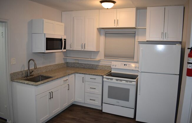 1213 W Pine