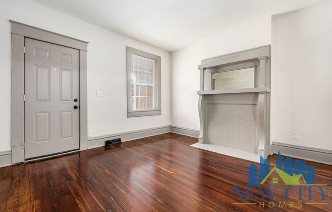 2 beds, 1 bath, 1,193 sqft, $1,324, Unit 1303 W. Broad St. (Rear)