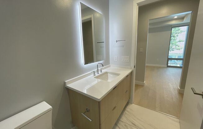2 beds, 2 baths, 905 sqft, $4,025, Unit 203