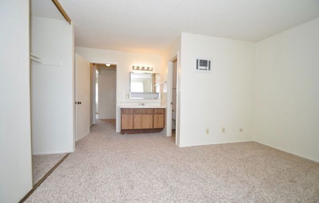 2 beds, 2 baths, 1,026 sqft, $2,484, Unit 78