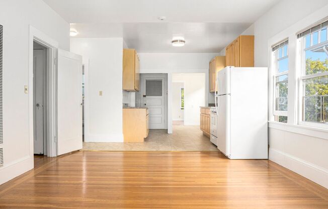 1 bed, 1 bath, $2,500, Unit 2151 Clinton Ave #C