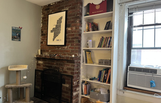 2 beds, 1 bath, $3,500, Unit 8