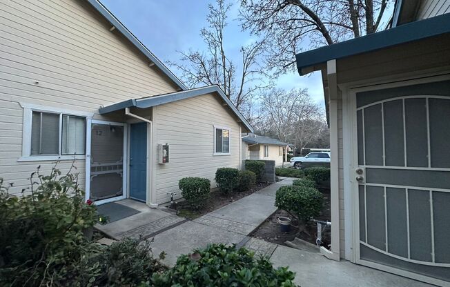 2 beds, 1 bath, $1,675, Unit 10