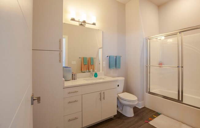 2 beds, 2 baths, 1,528 sqft, $2,300, Unit 612