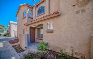 MOVE IN READY 3-BEDROOM 2-BATHROOM TOWNHOME IN GATED COMMUNITY!