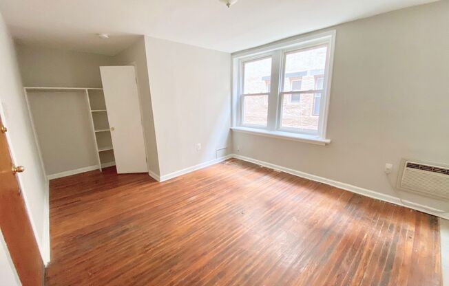 Studio, 1 bath, $890, Unit A33