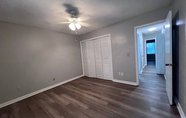 4009 HAWTHORNE CIR