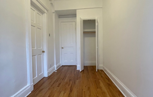 1 bed, 1 bath, $3,000, Unit 3