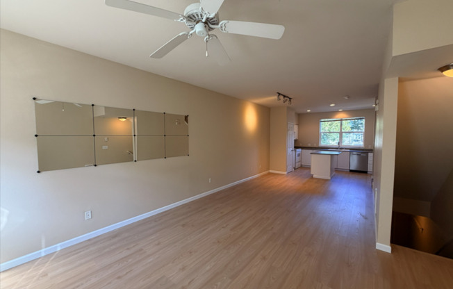 Stunning Northwynd Condominium for Lease near Vancouver Waterfront & Beaches - 714 SE Fairwinds Loop