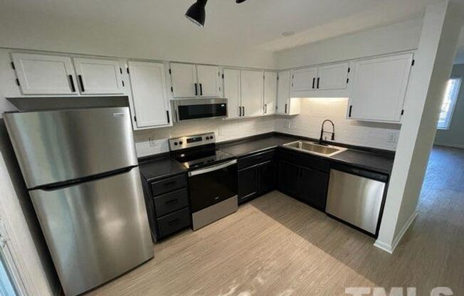 Cozy and Renovated 2 Bed 1 Bath Apartments in the Heart of Wake Forest!