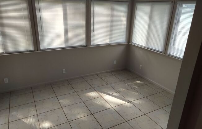 2 Bed, 1 Bath Bungalow