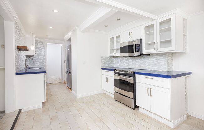 2260 Crestview