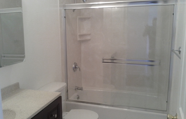 2 beds, 1 bath, $2,850, Unit # 2