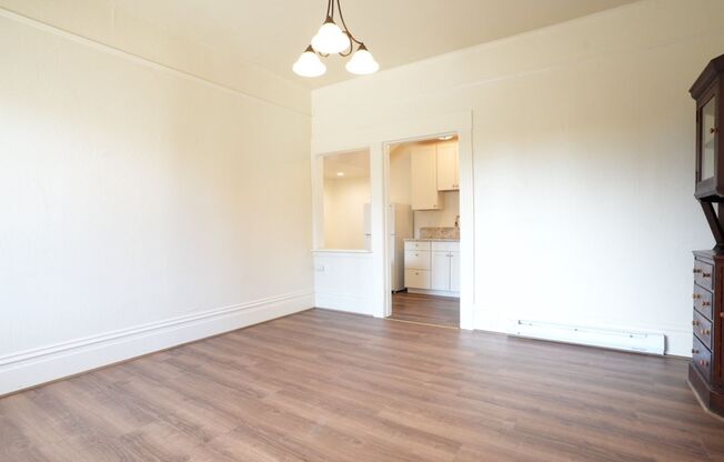 1 bed, 1 bath, $1,850, Unit York St., 744