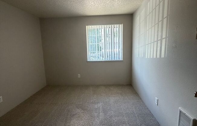 2 beds, 2 baths, 1,070 sqft, $1,595, Unit 18-201