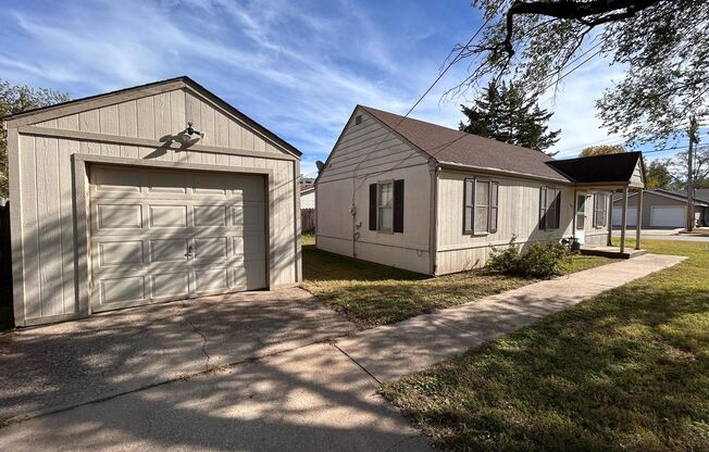 Cute 2 Bedroom 1 Bath