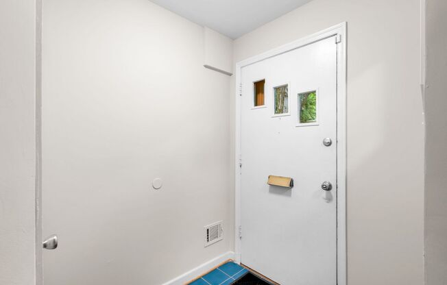 3 Bed 2 Bath - Takoma Park Split Level - 1 mile to Takoma Metro