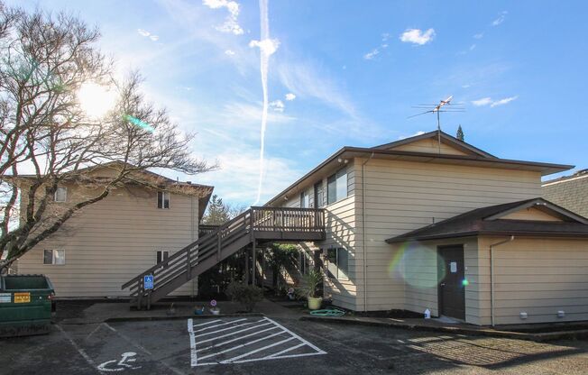 132 168 SUNSET AVE N