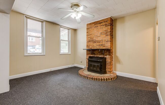 AVAILABLE MAY 2026 - Excellent Mt Washington Location w/ 2 Spacious Bedrooms & Garage!