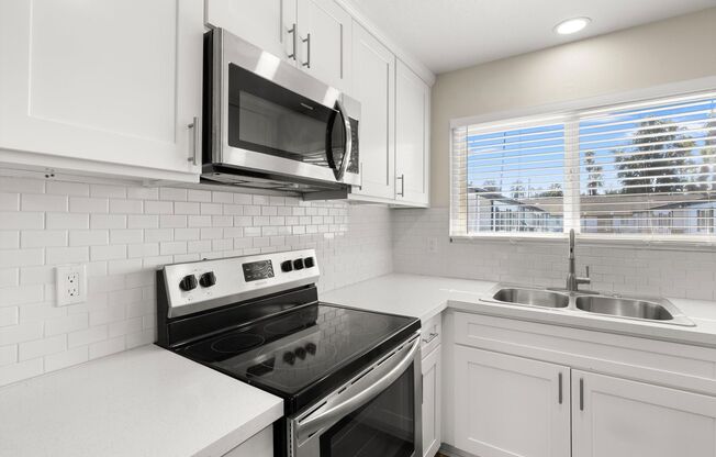 1 bed, 1 bath, 650 sqft, $1,950, Unit 220