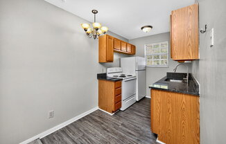 1 bed, 1 bath, 400 sqft, $875, Unit 13