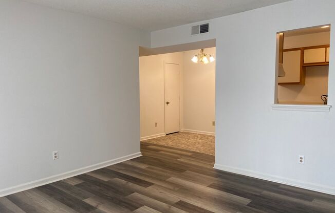 2 beds, 1 bath, $1,049