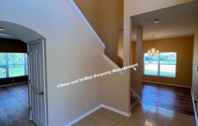 884 ADDISON DR NE