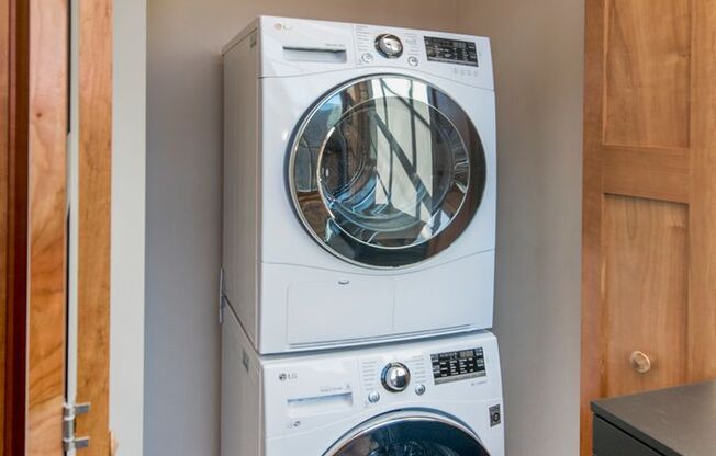 Studio, 1 bath, 773 sqft, $1,595, Unit 211