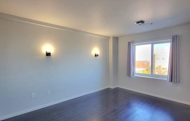 1 bed, 1.5 baths, 1,083 sqft, $2,600, Unit 602