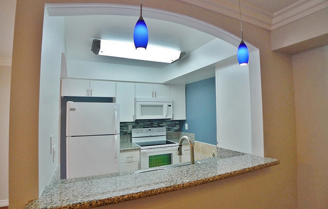 2 beds, 2 baths, 960 sqft, $2,850, Unit 102