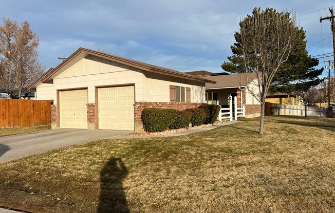 Beautiful 2 bedroom 1 Bath Duplex in Sparks with a 1 Car Garage