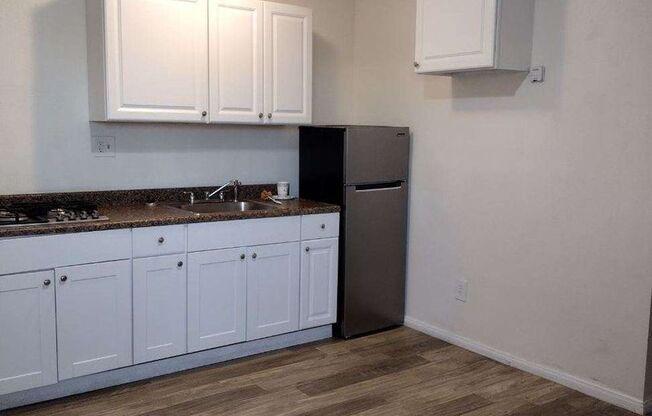 1 bed, 1 bath, $1,050, Unit Apartment D