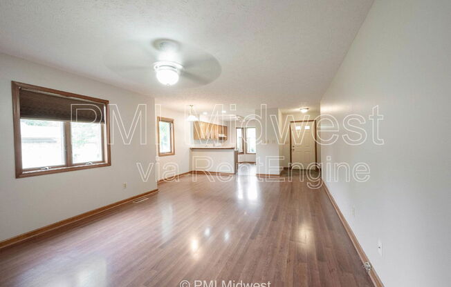406 TULIP DR