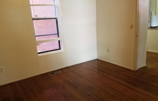 1 bed, 1 bath, 600 sqft, $1,125, Unit 71-06