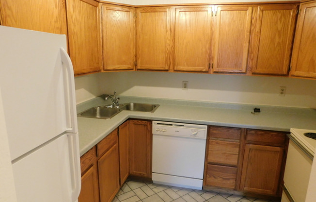 2 beds, 1 bath, $900, Unit 271-09