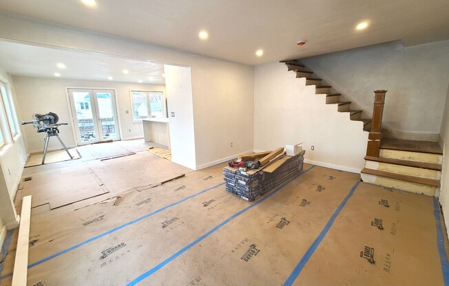 6 LILLIAN RD